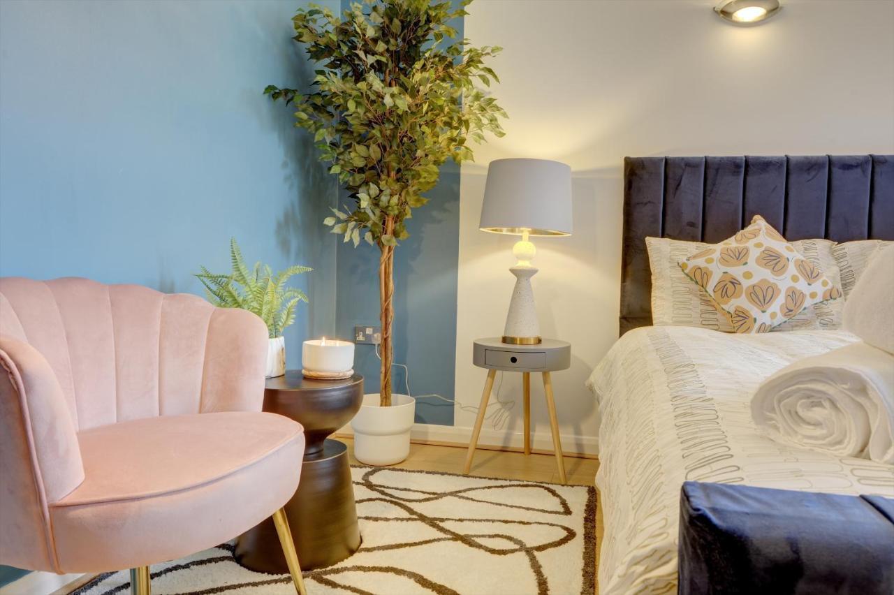 City Centre, 2 Bedroom, Secured Parking, 3 King Bed, Wifi Sleep 6 Guest Comfortable On Three King Size Beds, Jewellery Quarter , Birmingham City Centre , Allocated Secured Parking Εξωτερικό φωτογραφία